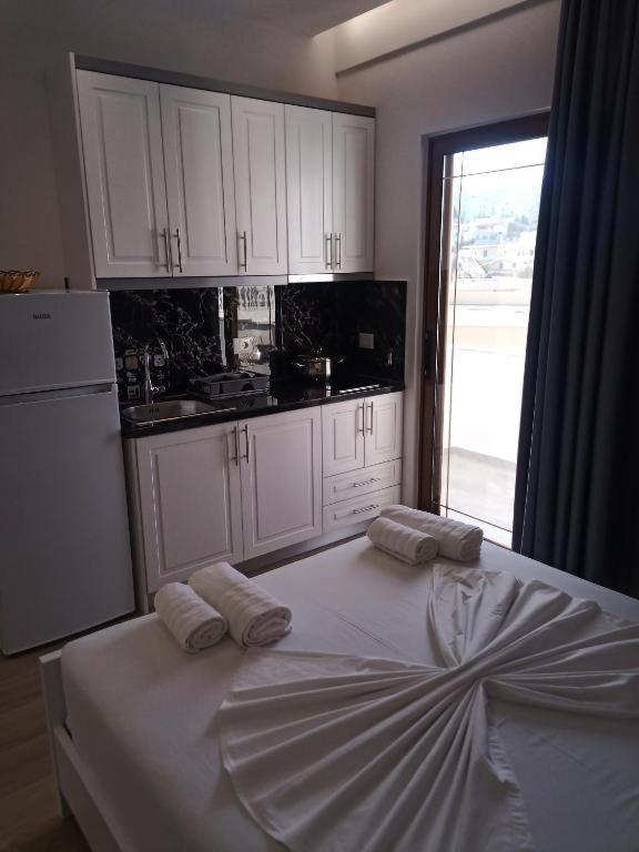 Sun&Sea Hotel Ksamil Bagian luar foto